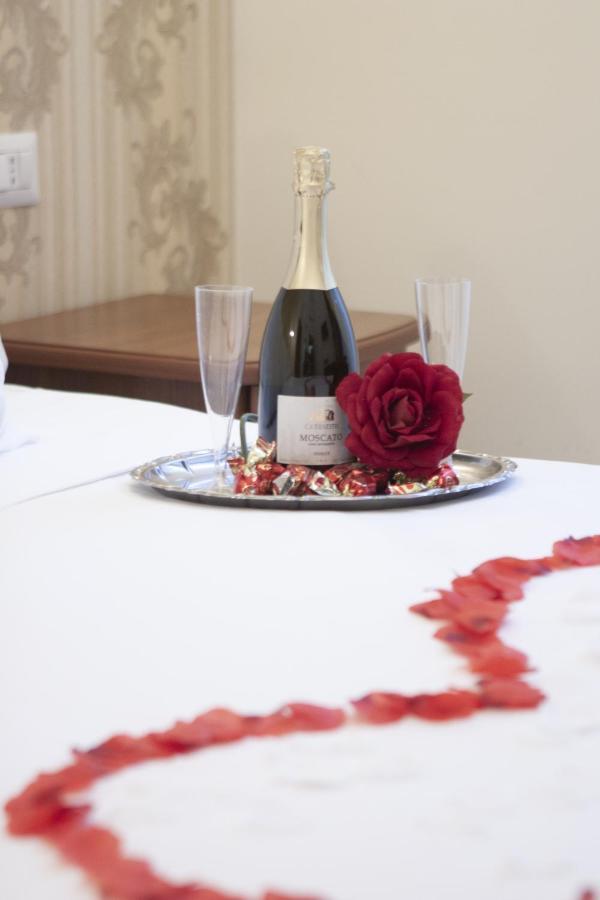 Suite Dal Conte Rome Exterior photo